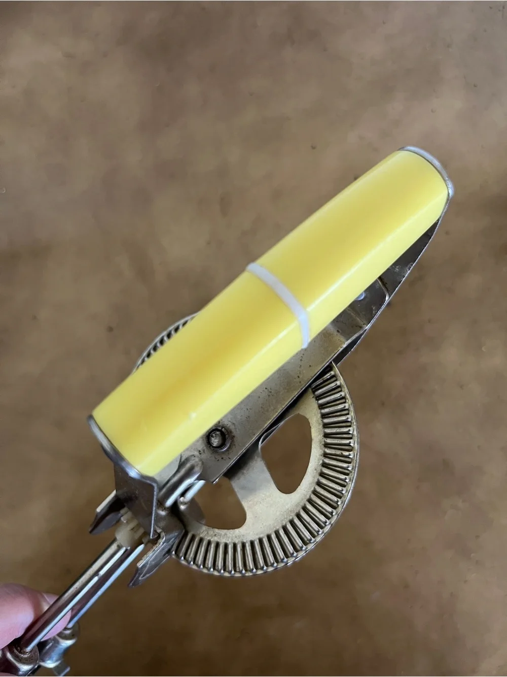 Vintage Maynard Hand Crank Egg Beater Mixer Yellow Handles Mid Century Retro